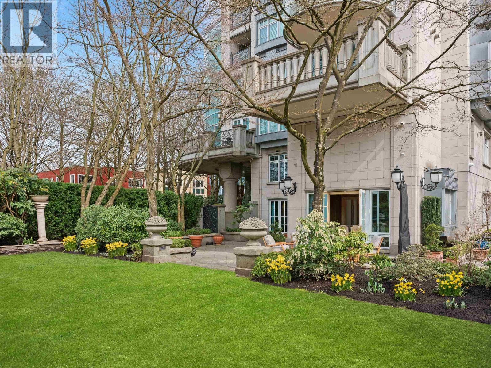 1B - 1b 1596 W 14th Avenue, Vancouver: photo 1 of 39