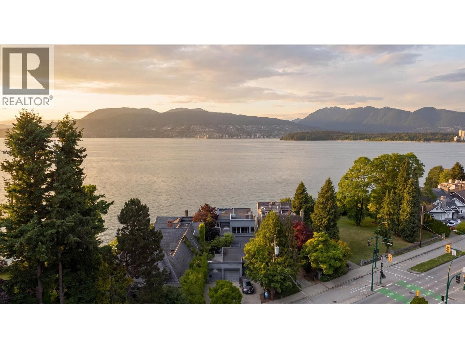 2711 Point Grey Road, Vancouver: photo 1 of 20