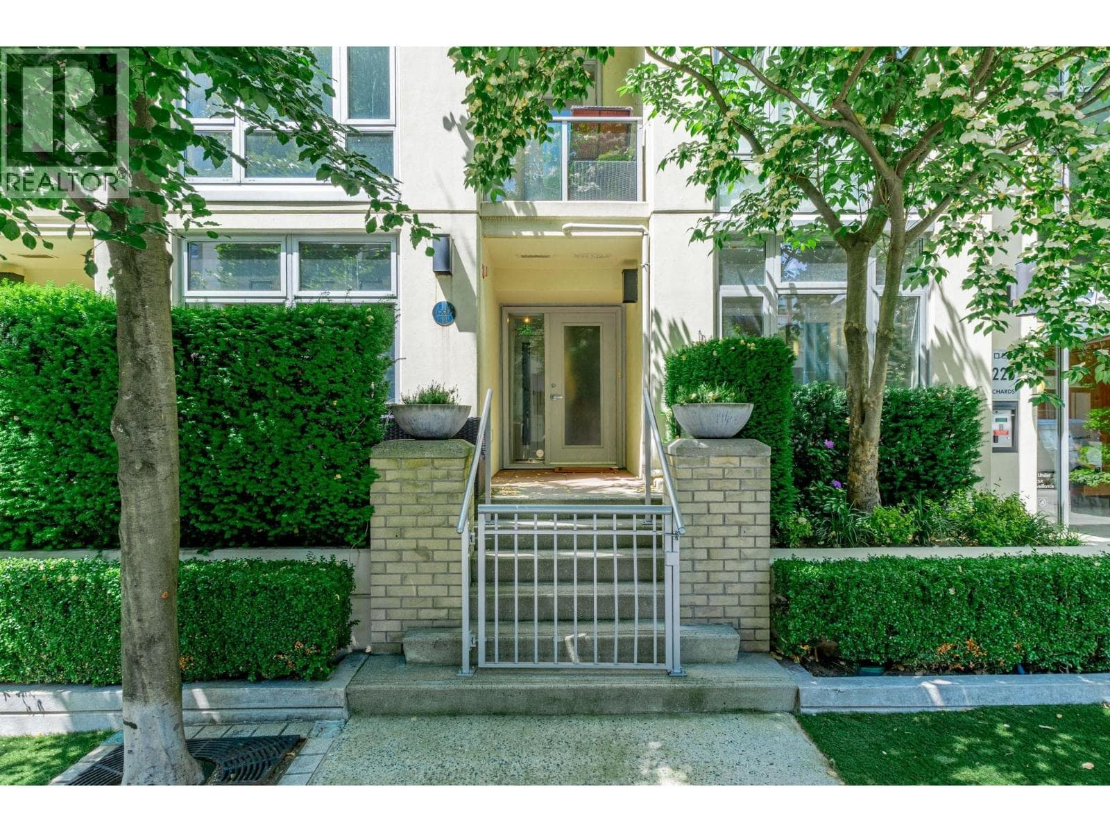 1227 Richards Street, Vancouver: photo 1 of 29