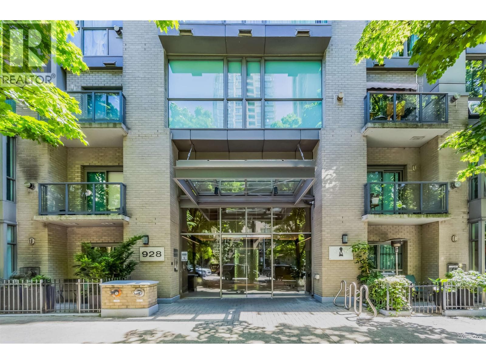 1104 928 Richards Street, Vancouver: photo 1 of 31