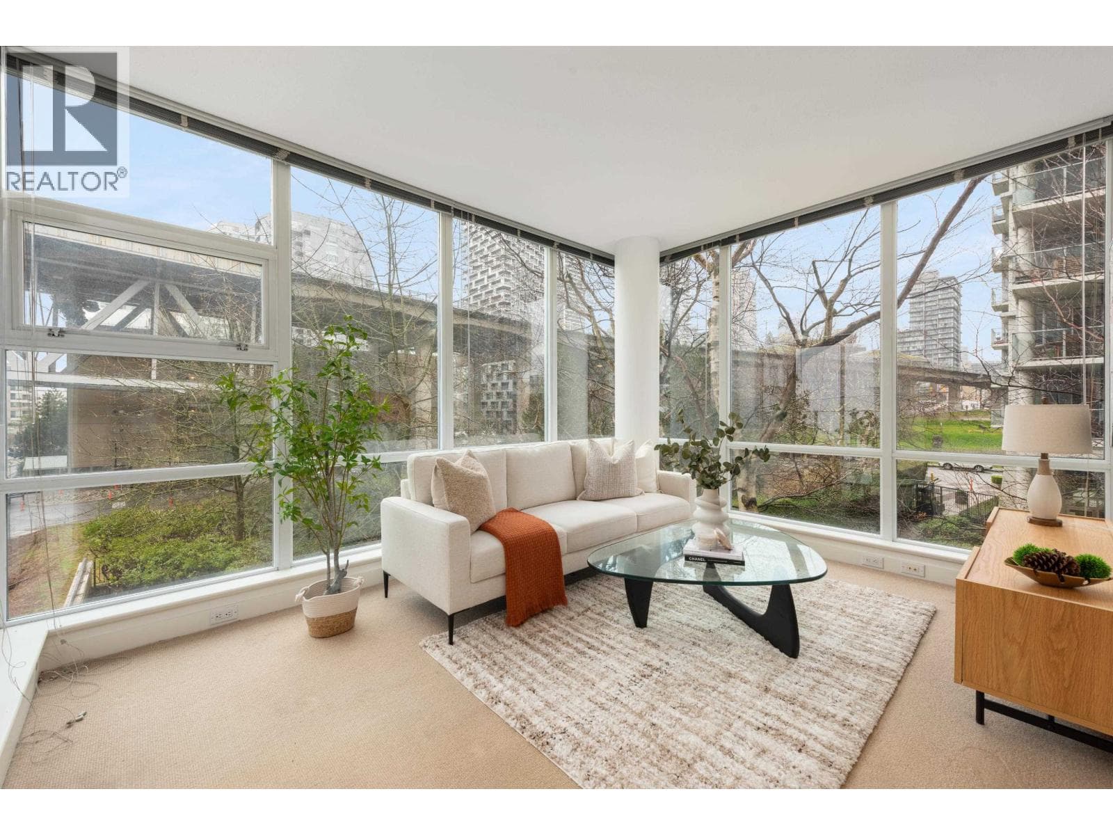 605 633 Kinghorne Mews, Vancouver: photo 1 of 37