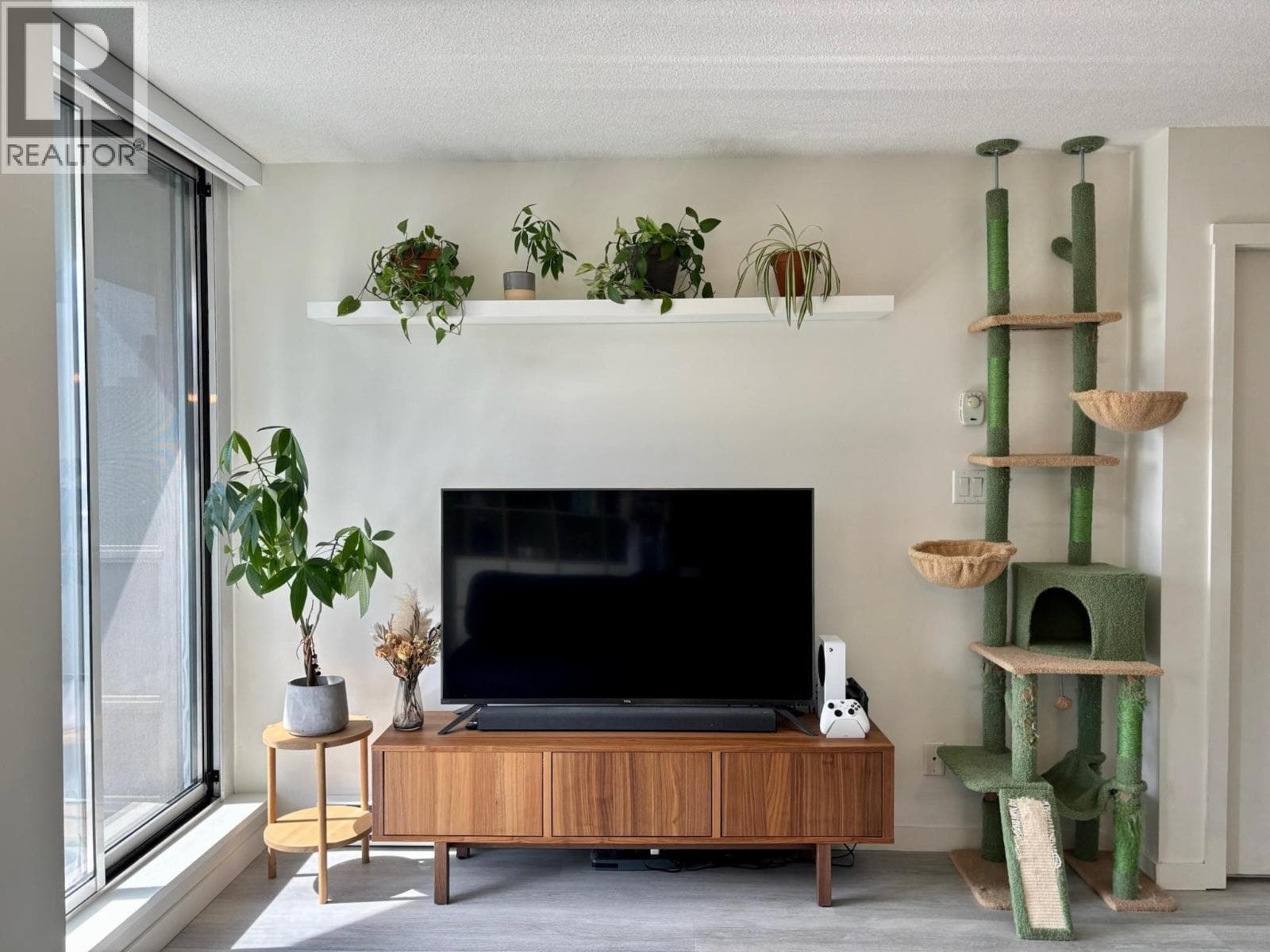 809 1212 Howe Street, Vancouver: photo 1 of 23
