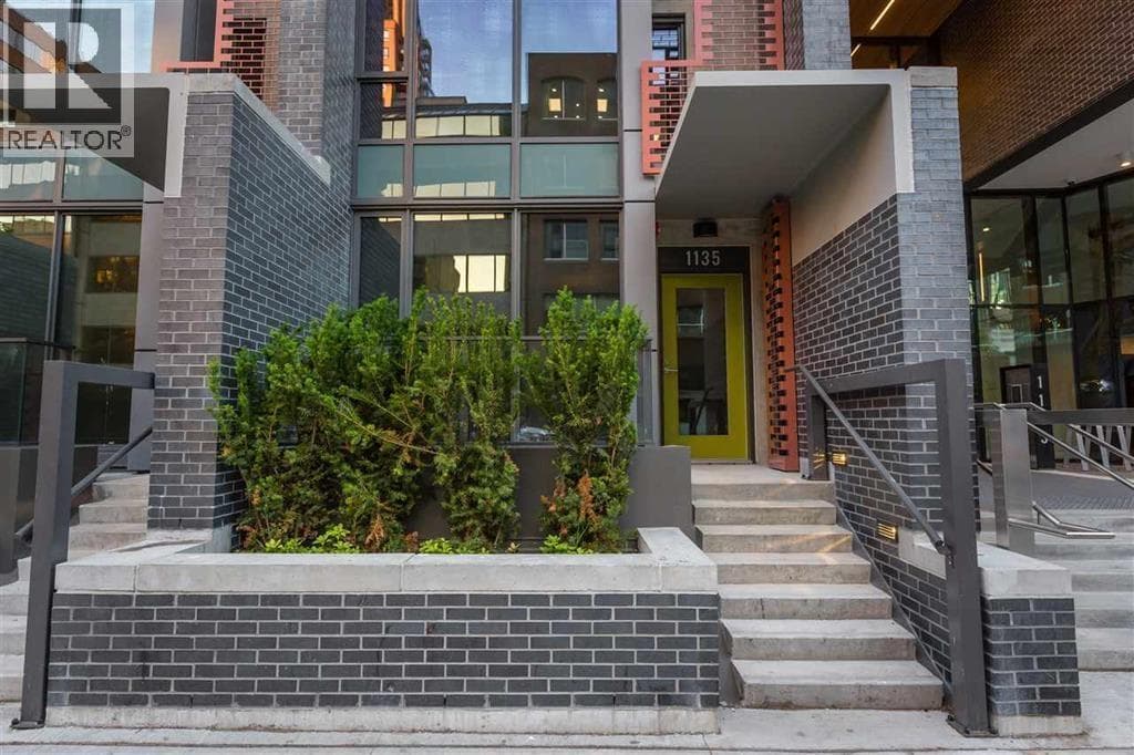 1135 Hornby Street, Vancouver: photo 1 of 21