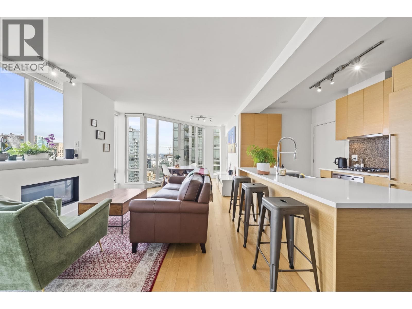 2505 565 Smithe Street, Vancouver: photo 1 of 35