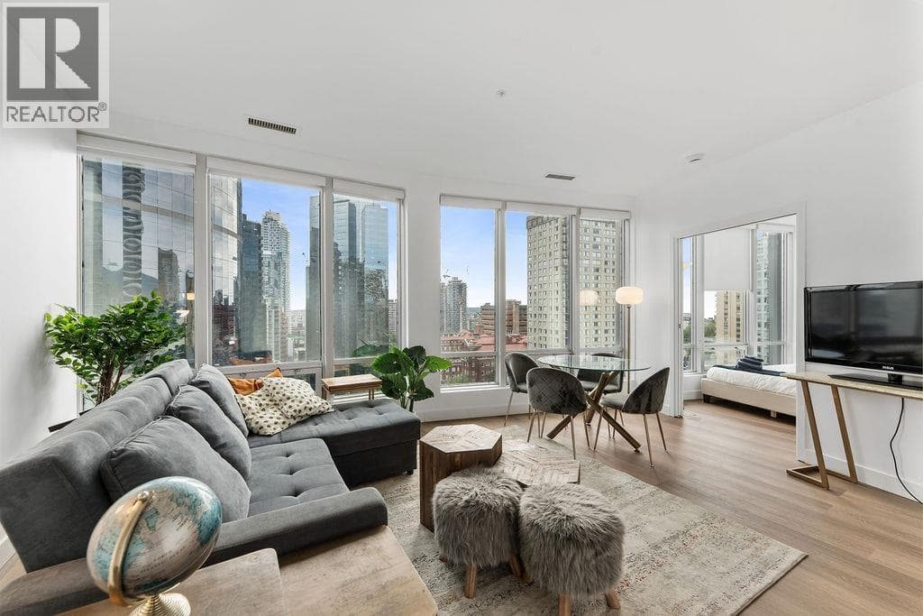 1204 989 Nelson Street, Vancouver: photo 1 of 27