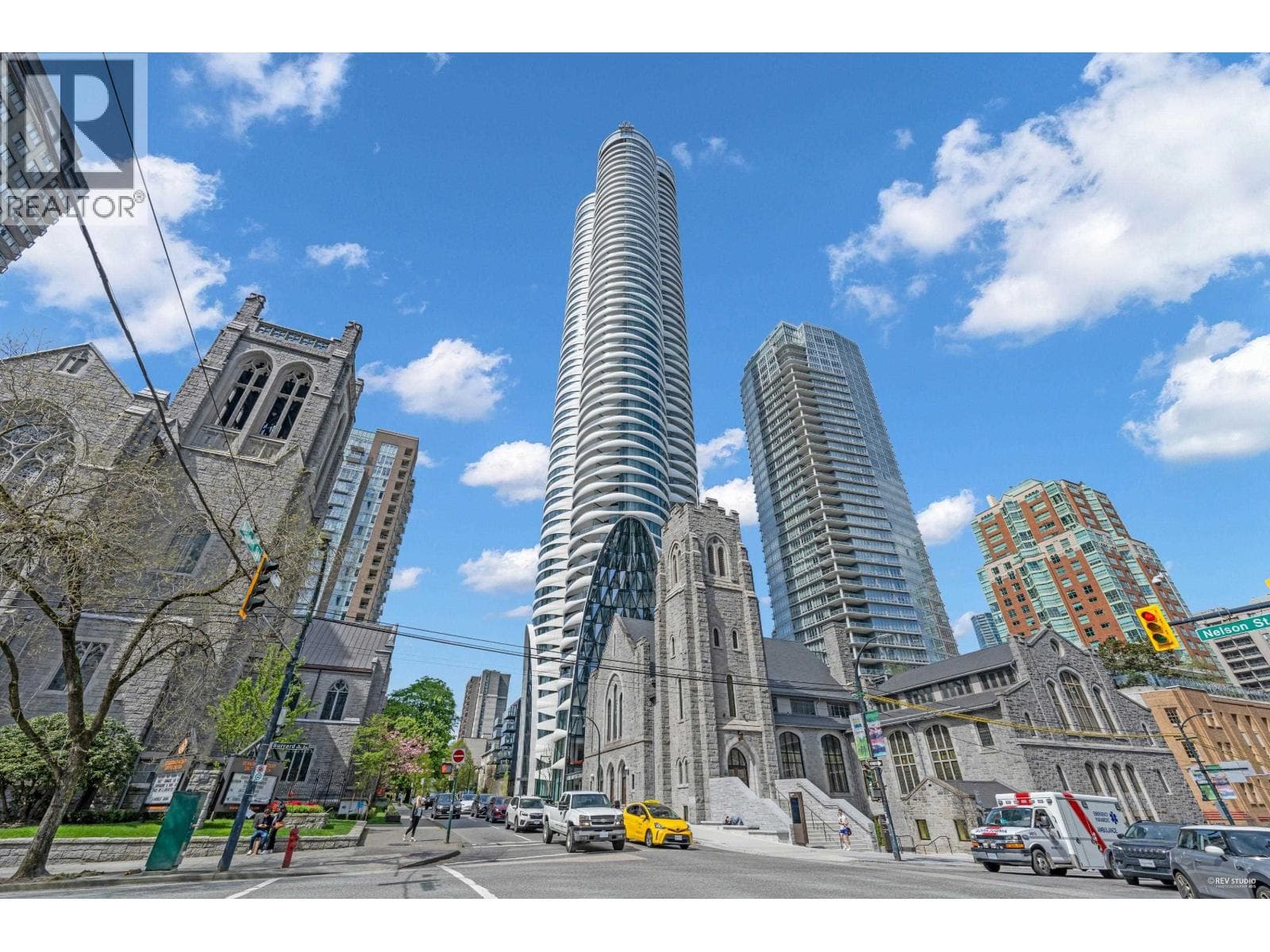 1033 Nelson Street, Vancouver: photo 1 of 39