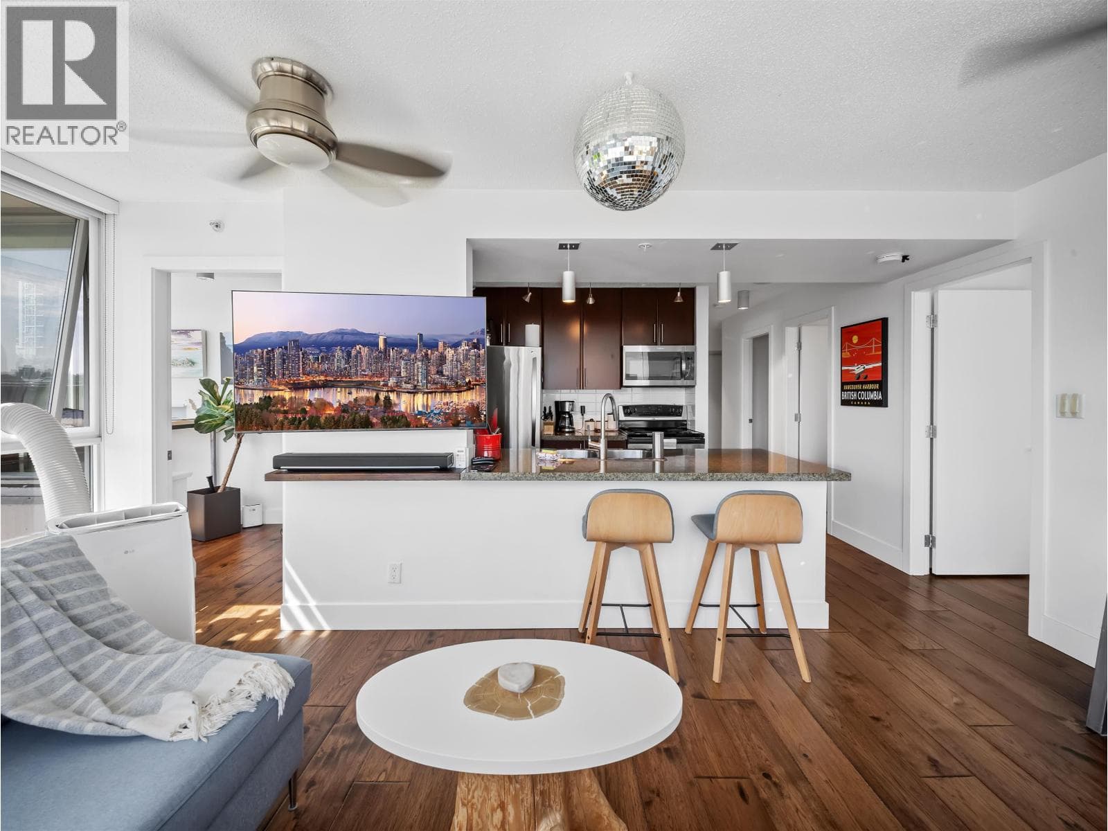 502 688 Abbott Street, Vancouver: photo 1 of 40