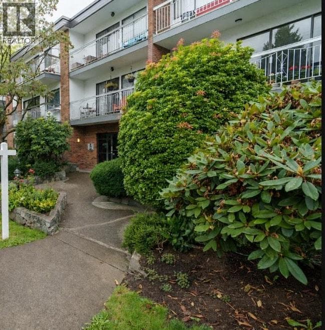 103 1950 W 8th Avenue, Vancouver: photo 1 of 14